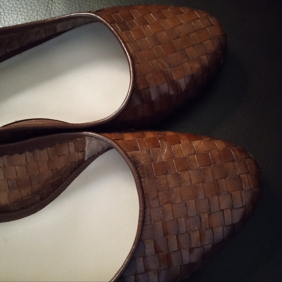 Trotters leather slingbacks. - Picture 2 of 6